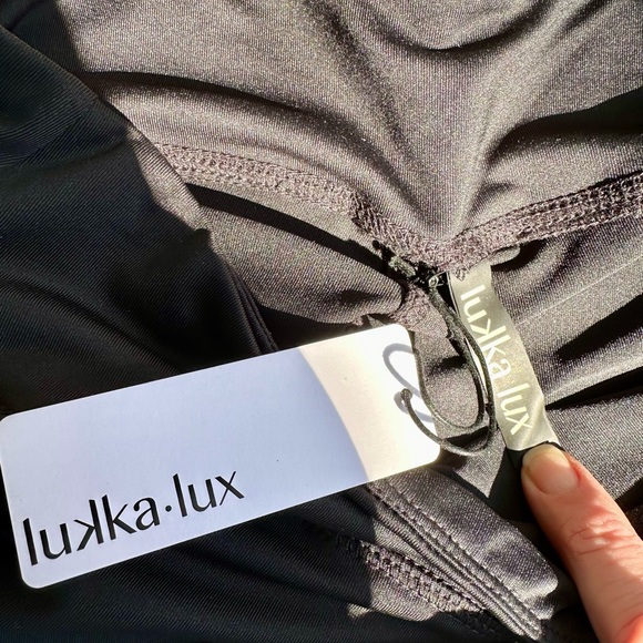 Lukka Lux Moto spandex leggings. Large/Fit Med. Leather and mesh detail. Gorg🔥 - Picture 6 of 6